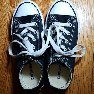 Converse sneakers black and white